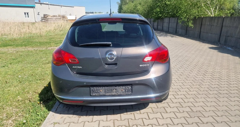 Opel Astra cena 32900 przebieg: 128444, rok produkcji 2013 z Gniezno małe 466